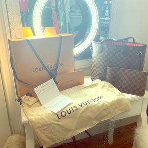 Authentic Louis Vuitton Neverfull MM bag!!!